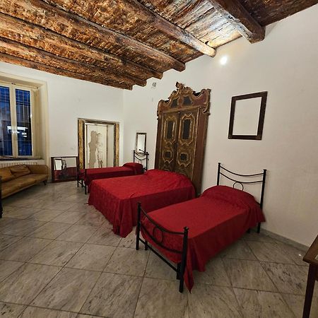 The Spanish Palace Rooms, Suites Apartments & Terraces Napoli Esterno foto