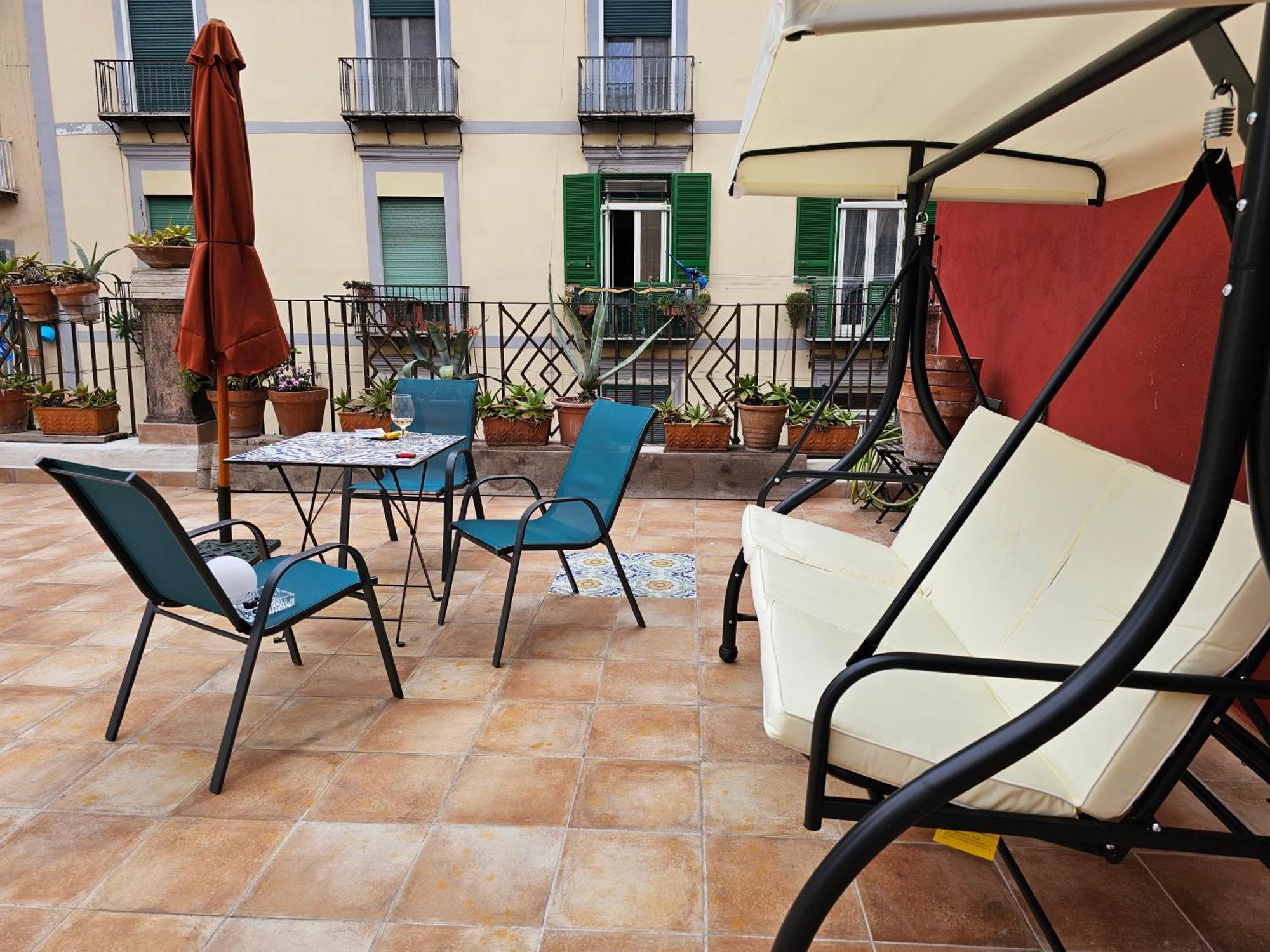 The Spanish Palace Rooms, Suites Apartments & Terraces Napoli Esterno foto