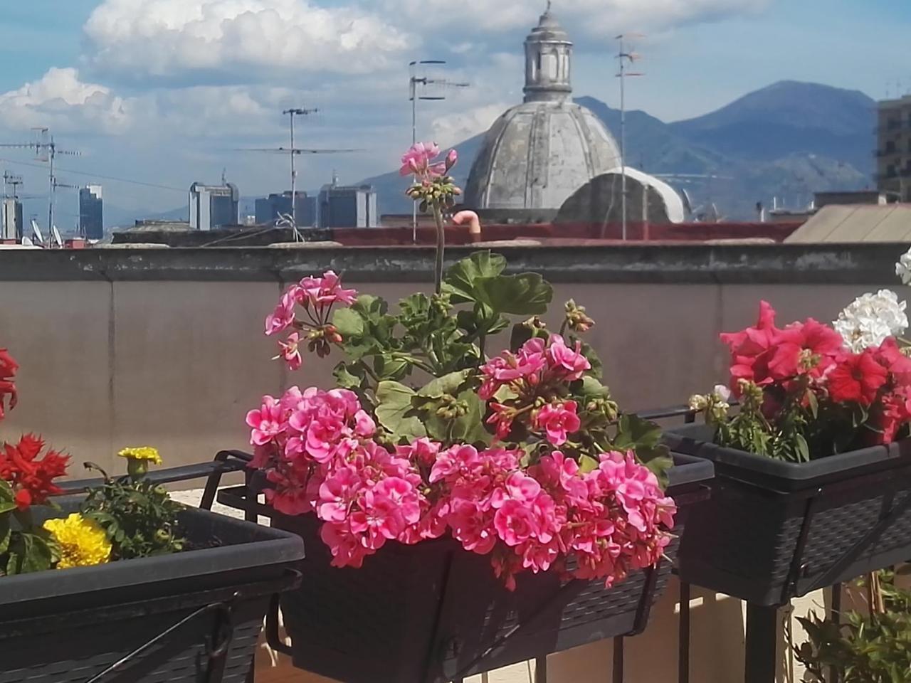 The Spanish Palace Rooms, Suites Apartments & Terraces Napoli Esterno foto