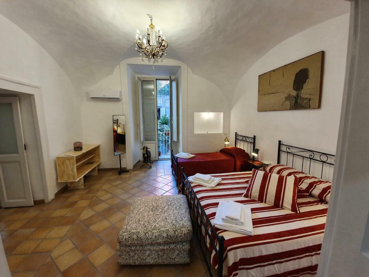 The Spanish Palace Rooms, Suites Apartments & Terraces Napoli Camera foto