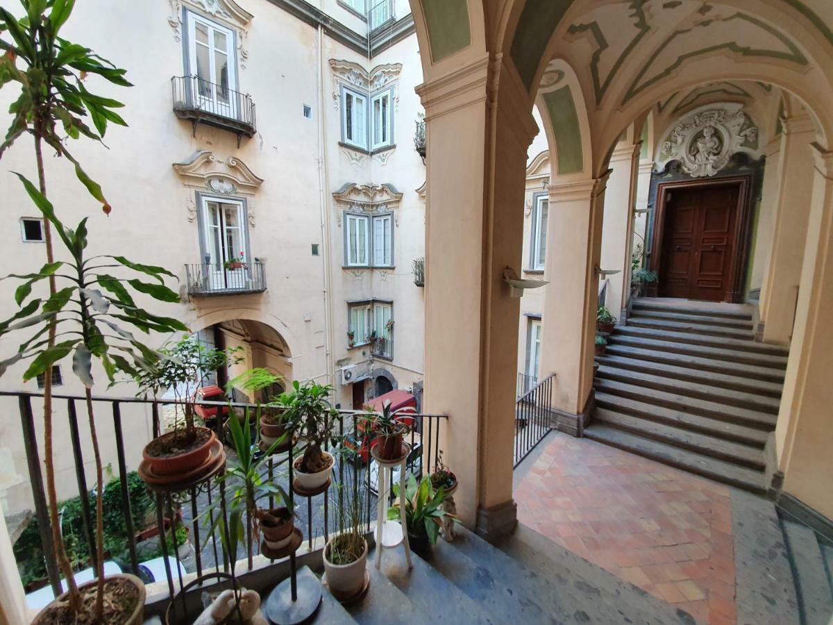 The Spanish Palace Rooms, Suites Apartments & Terraces Napoli Esterno foto