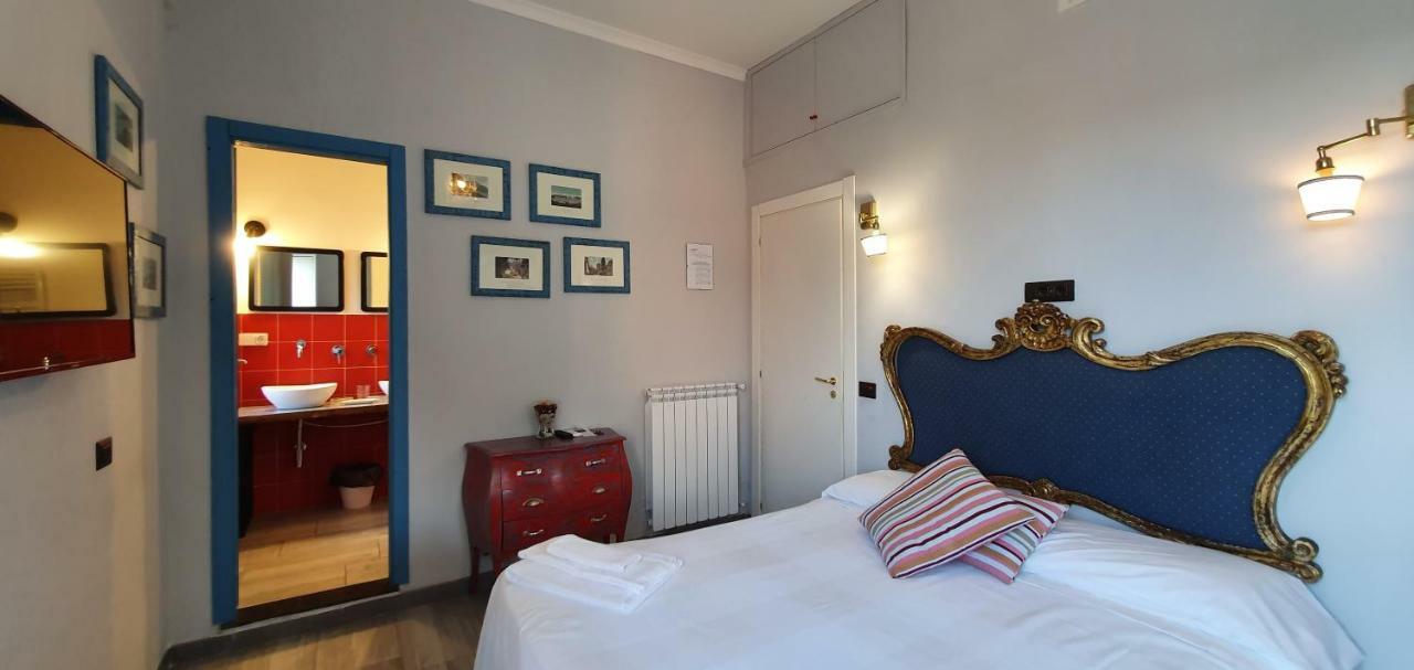 The Spanish Palace Rooms, Suites Apartments & Terraces Napoli Esterno foto