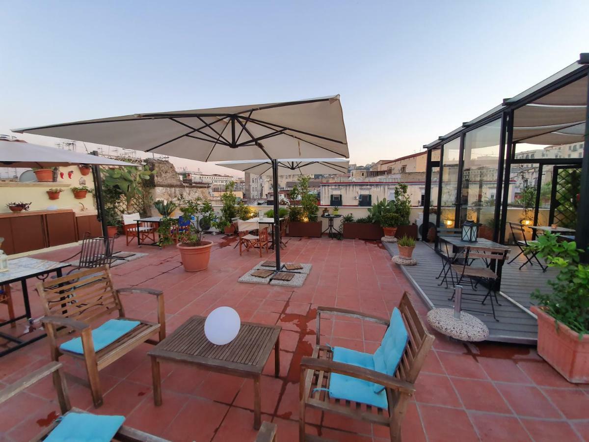 The Spanish Palace Rooms, Suites Apartments & Terraces Napoli Esterno foto